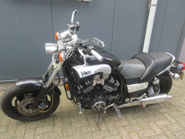 Yamaha VMX 1200 VMAX (1995) — foto 1