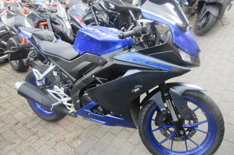 Yamaha YZF-R125 (2022)