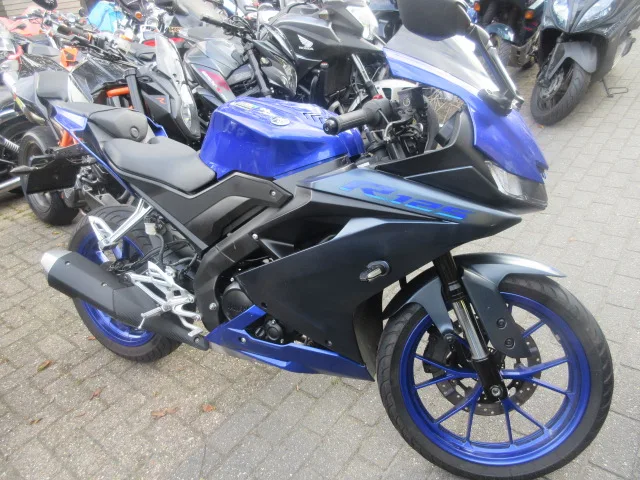Yamaha YZF-R125 (2022) — foto 1