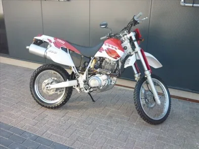 Yamaha TT 600 R (1999) — foto 1
