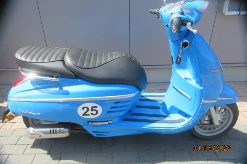 Peugeot Django (2006)