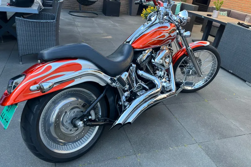 Harley-Davidson Chopper FXSTD Deuce Screamin Eagle uitvoeing (2004)