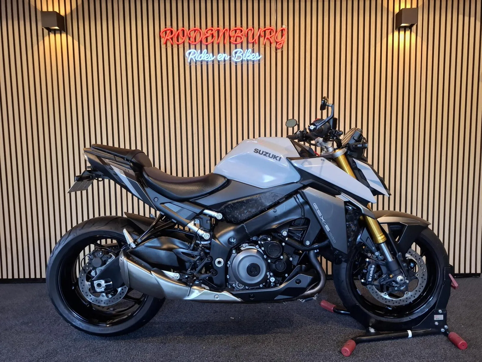 Suzuki GSX-S1000 (2021) — foto 1