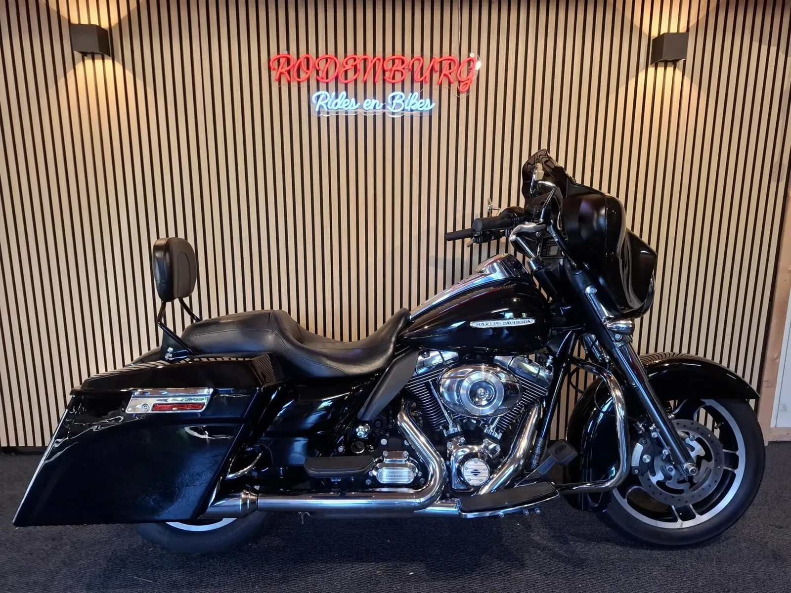 Harley-Davidson Street Glide (2013) — foto 1