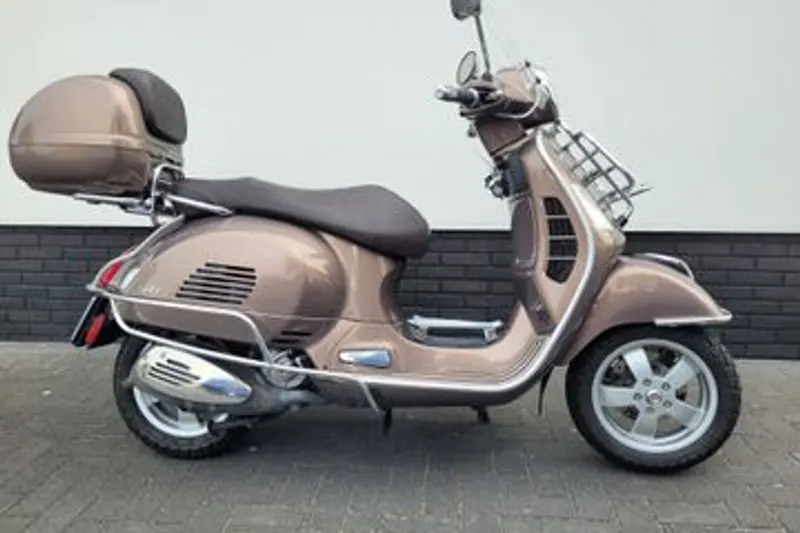 Piaggio GTS (2017)