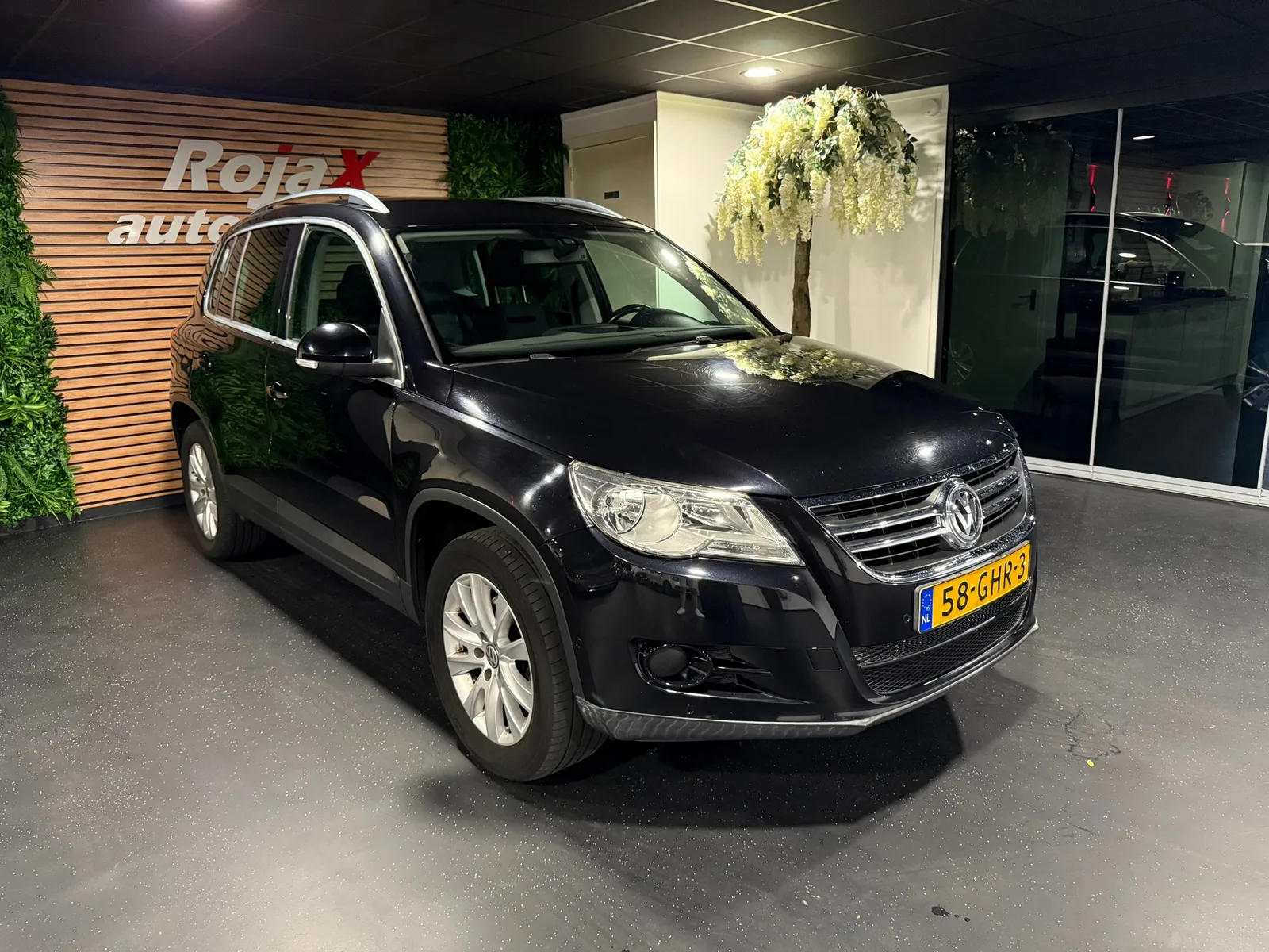 Volkswagen Tiguan (2008) — foto 1