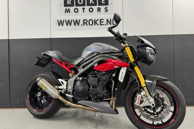 Triumph SPEED TRIPLE 1050 R (2016)