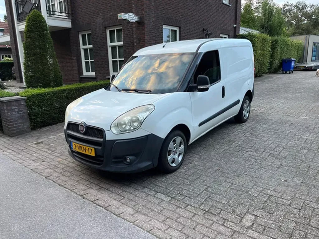 Fiat Doblò (2010) — foto 1