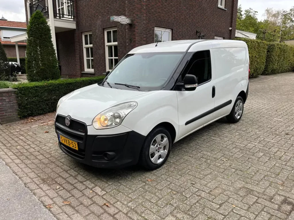 Fiat Doblò (2010) — foto 1