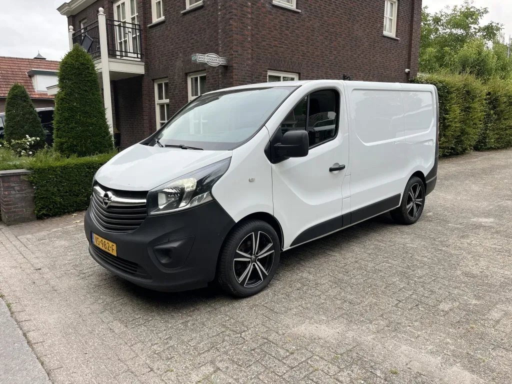 Opel Vivaro (2015) — foto 1