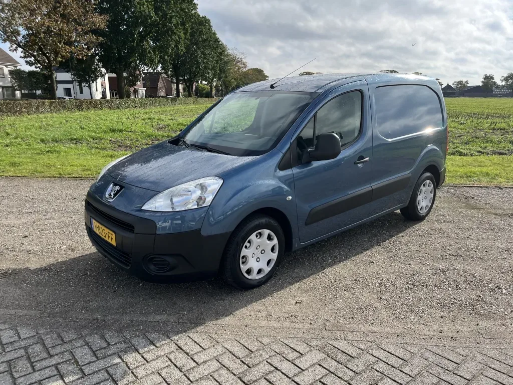 Peugeot Partner (2011) — foto 1