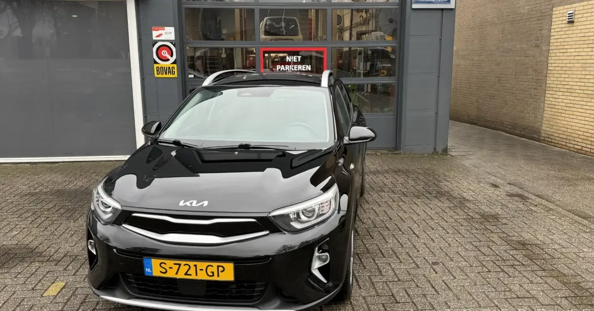 Kia Stonic (2023) — foto 1