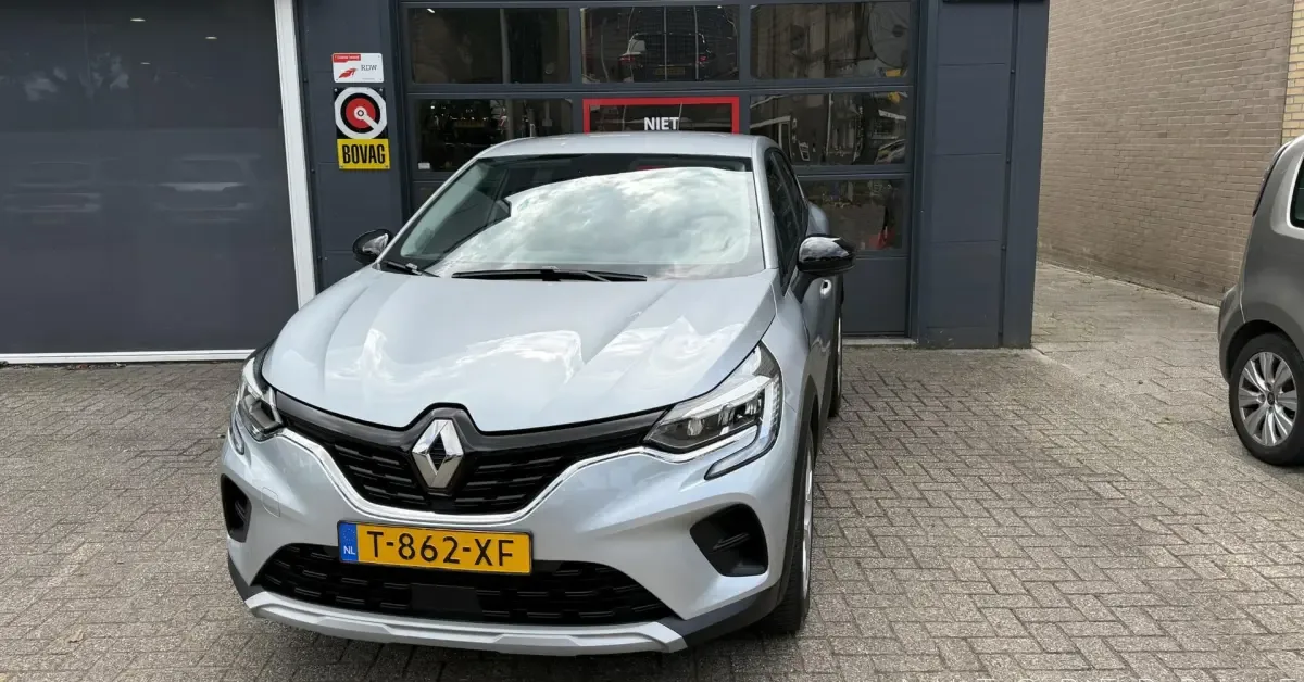 Renault Captur (2023) — foto 1