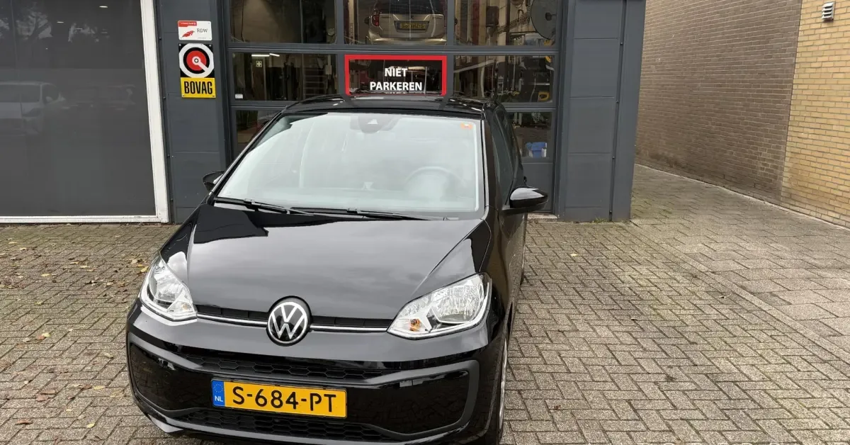Volkswagen Up! (2023) — foto 1