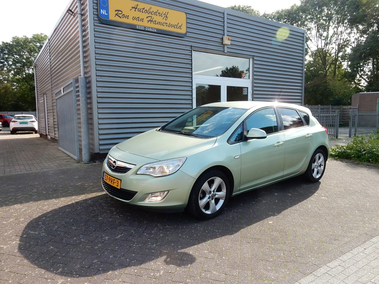 Opel Astra (2011) — foto 1