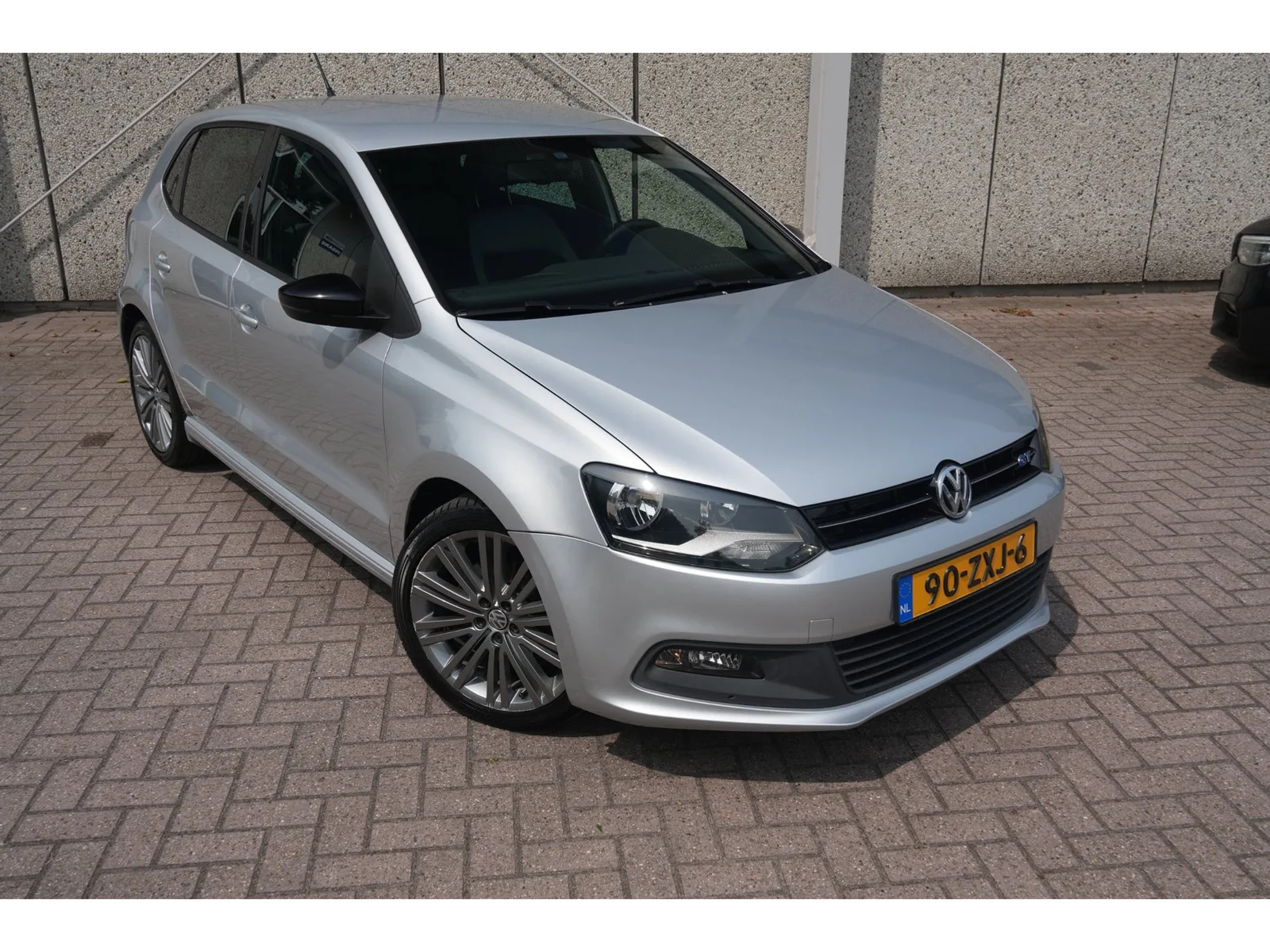 Volkswagen Polo (2013) — foto 1
