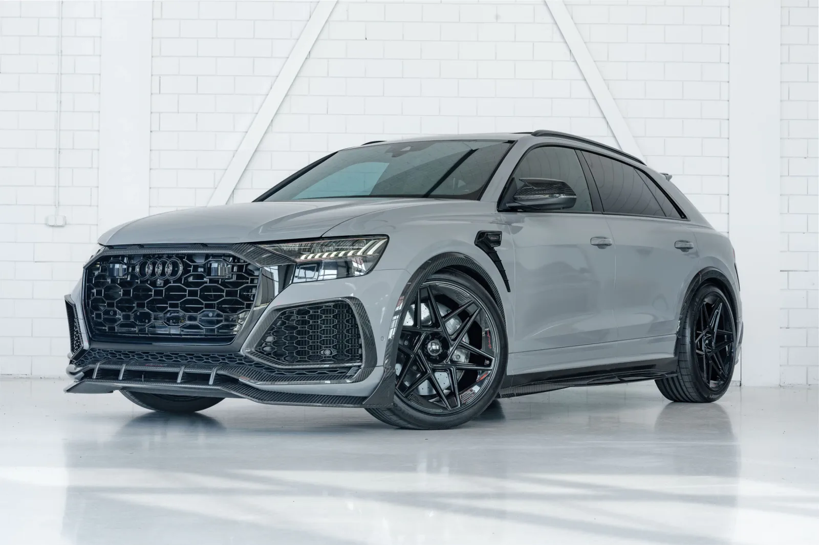 Audi RS Q8 (2022) — foto 1
