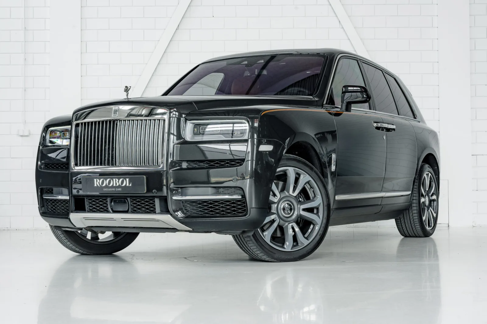 Rolls-Royce Cullinan (2019) — foto 1