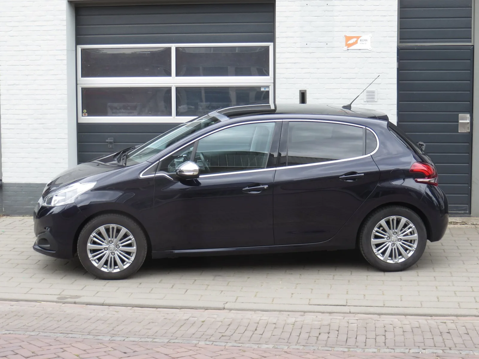 Peugeot 208 (2016) — foto 1
