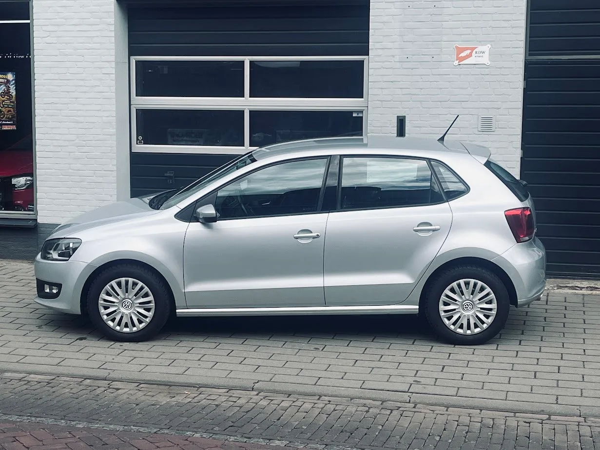 Volkswagen Polo (2011) — foto 1