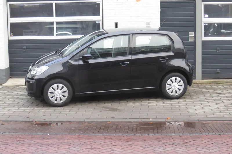 Volkswagen Up! (2017)