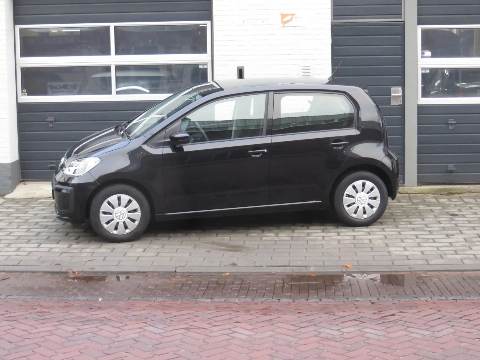 Volkswagen Up! (2017) — foto 1