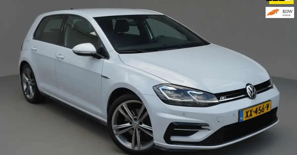 Volkswagen Golf (2019) — foto 1