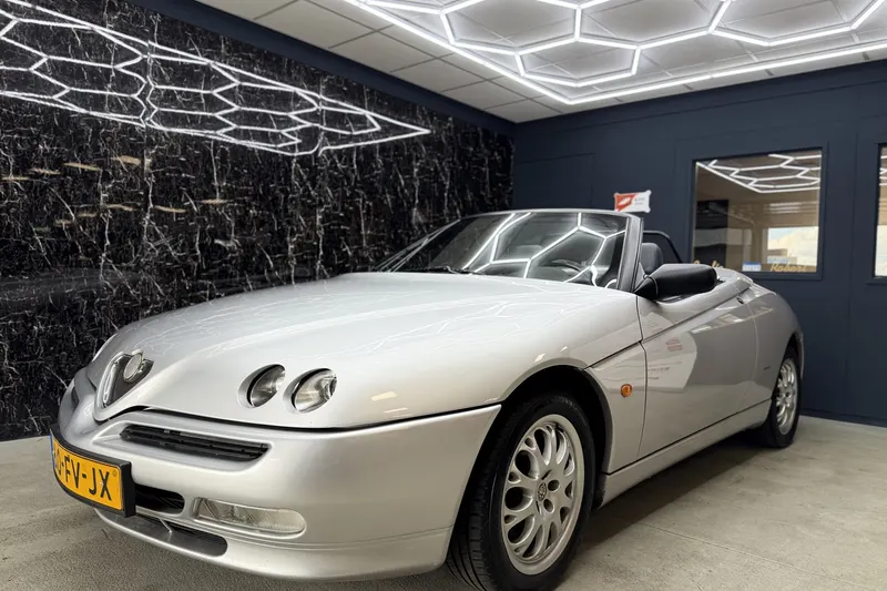 Alfa Romeo Spider (2000)