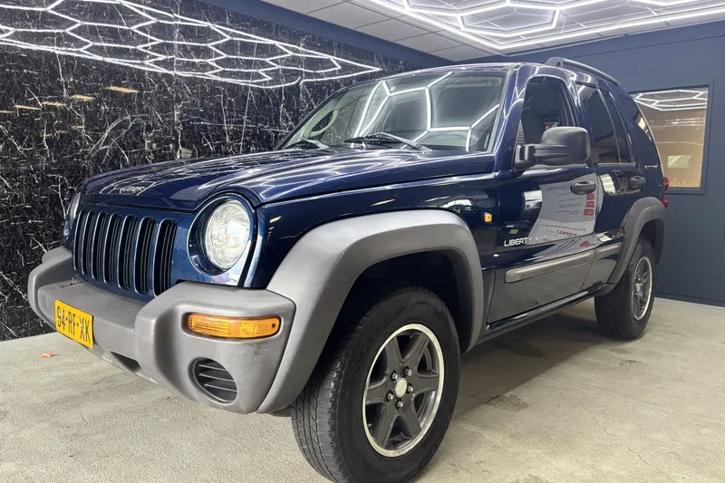 Jeep Cherokee (2004)