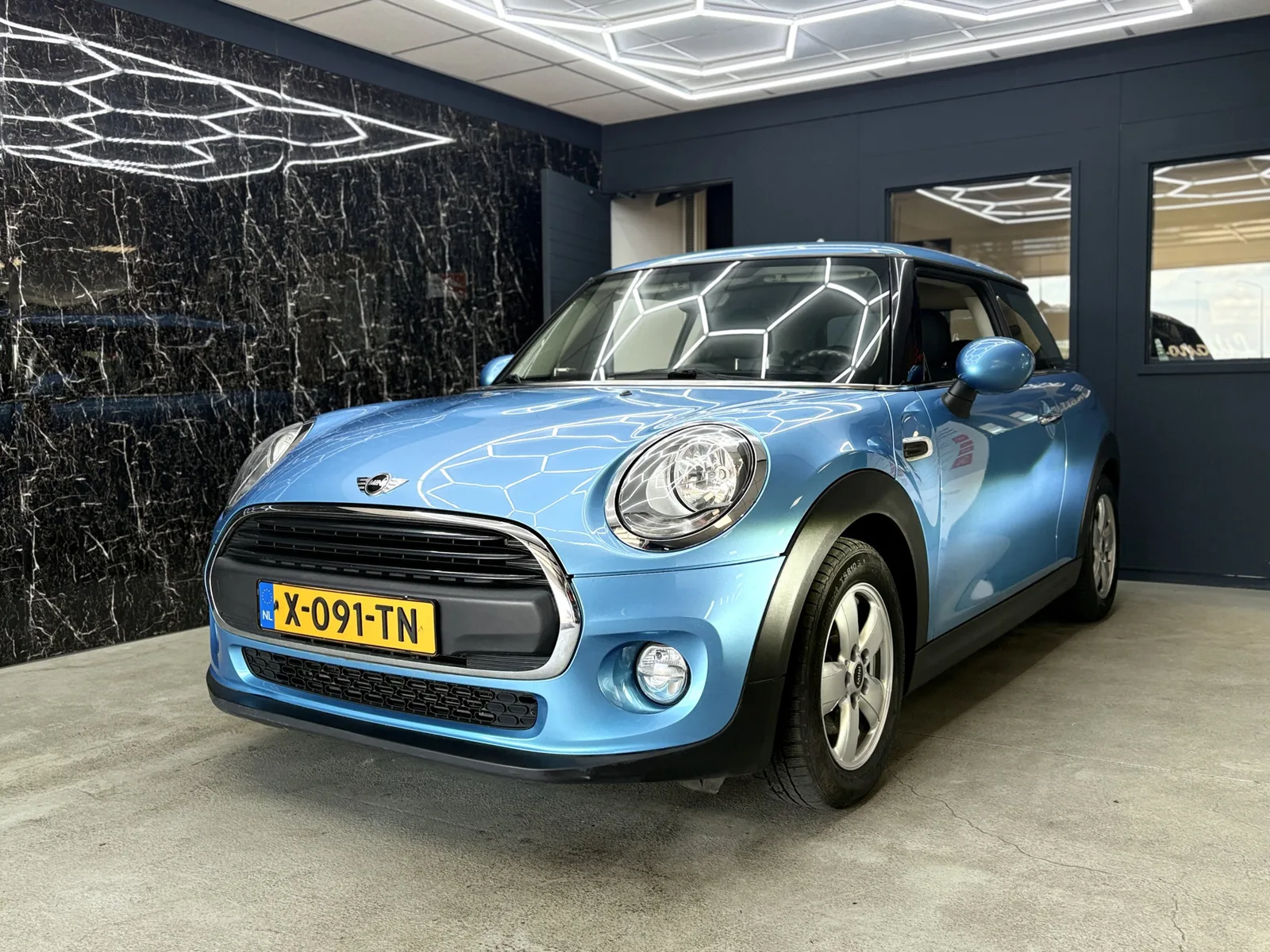 MINI Voorraad Mini Hatchback Benzine (2017) — foto 1