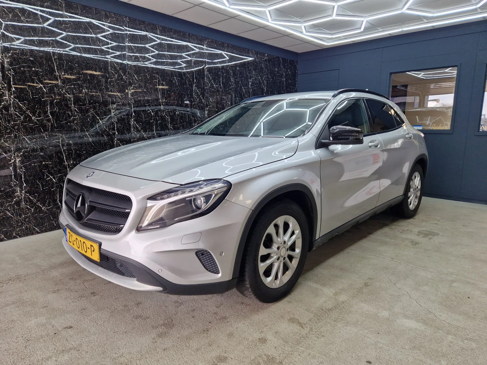 Mercedes-Benz GLA (2014) — foto 1