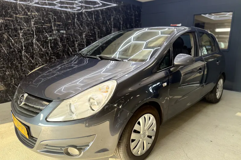 Opel Corsa (2008)