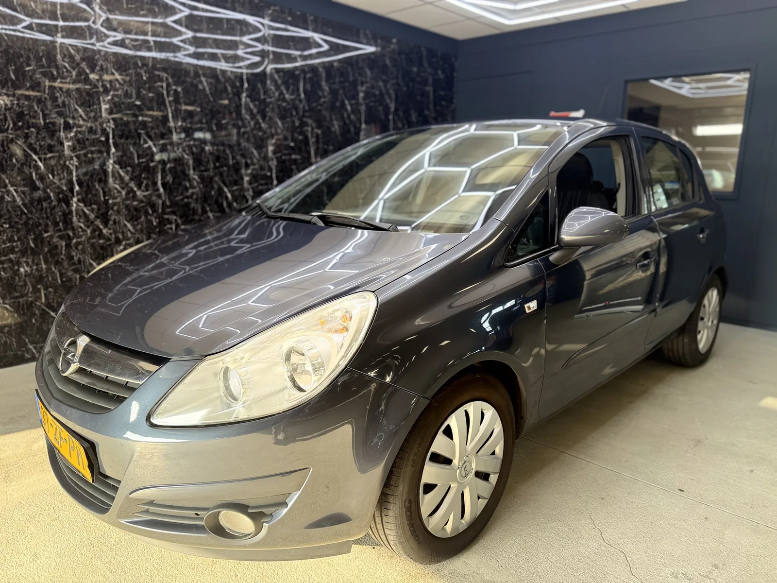 Opel Corsa (2008) — foto 1