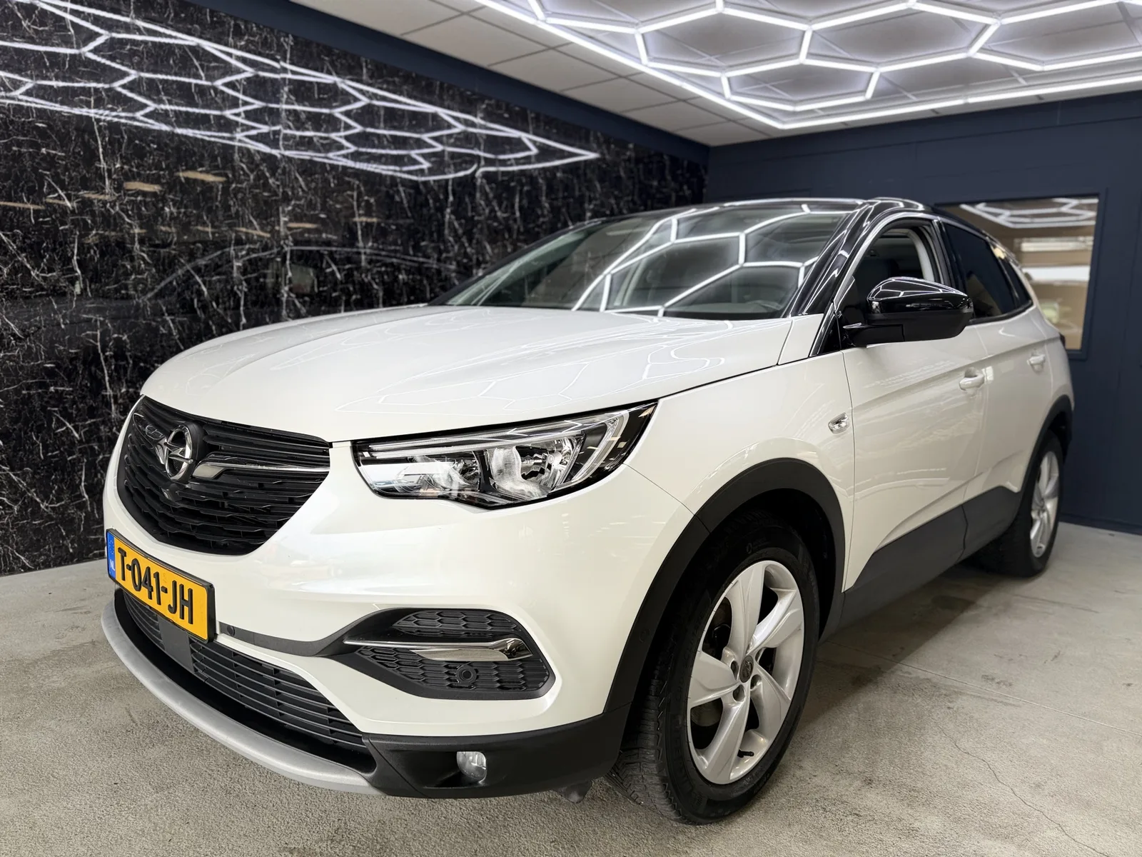 Opel Grandland (2018) — foto 1