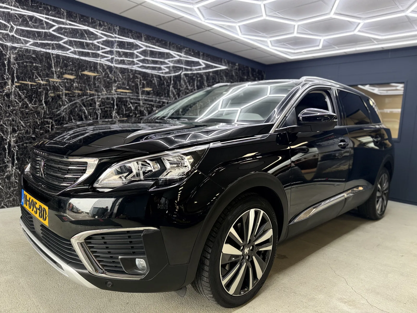 Peugeot 5008 (2020) — foto 1