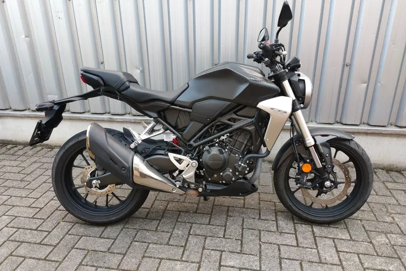 Honda CB400 (2020)