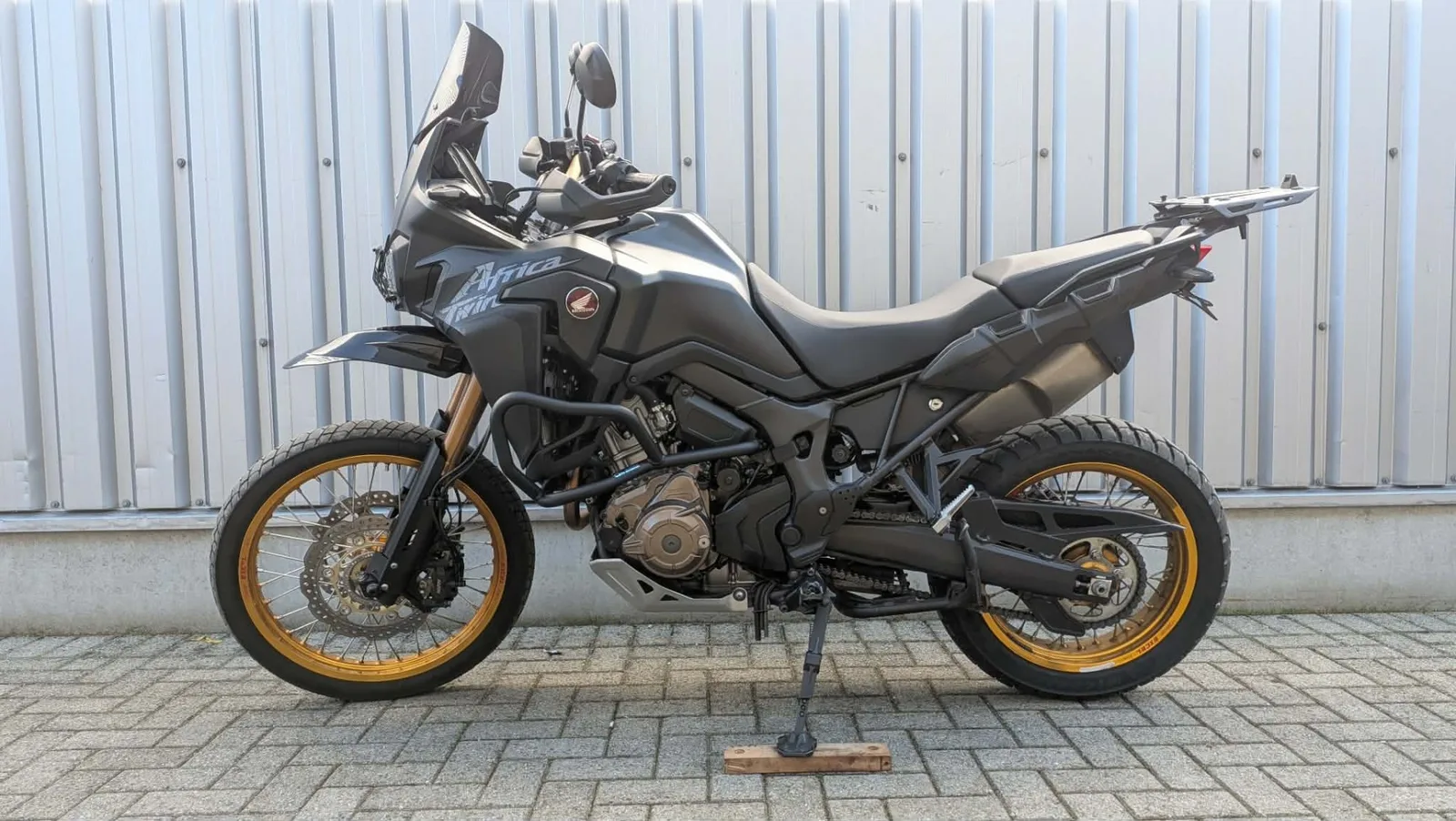 Honda CRF (2020) — foto 1