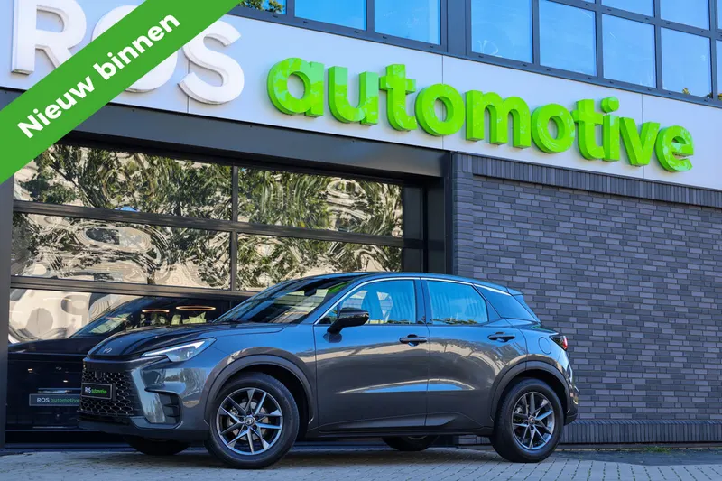 Lexus LBX (2025)