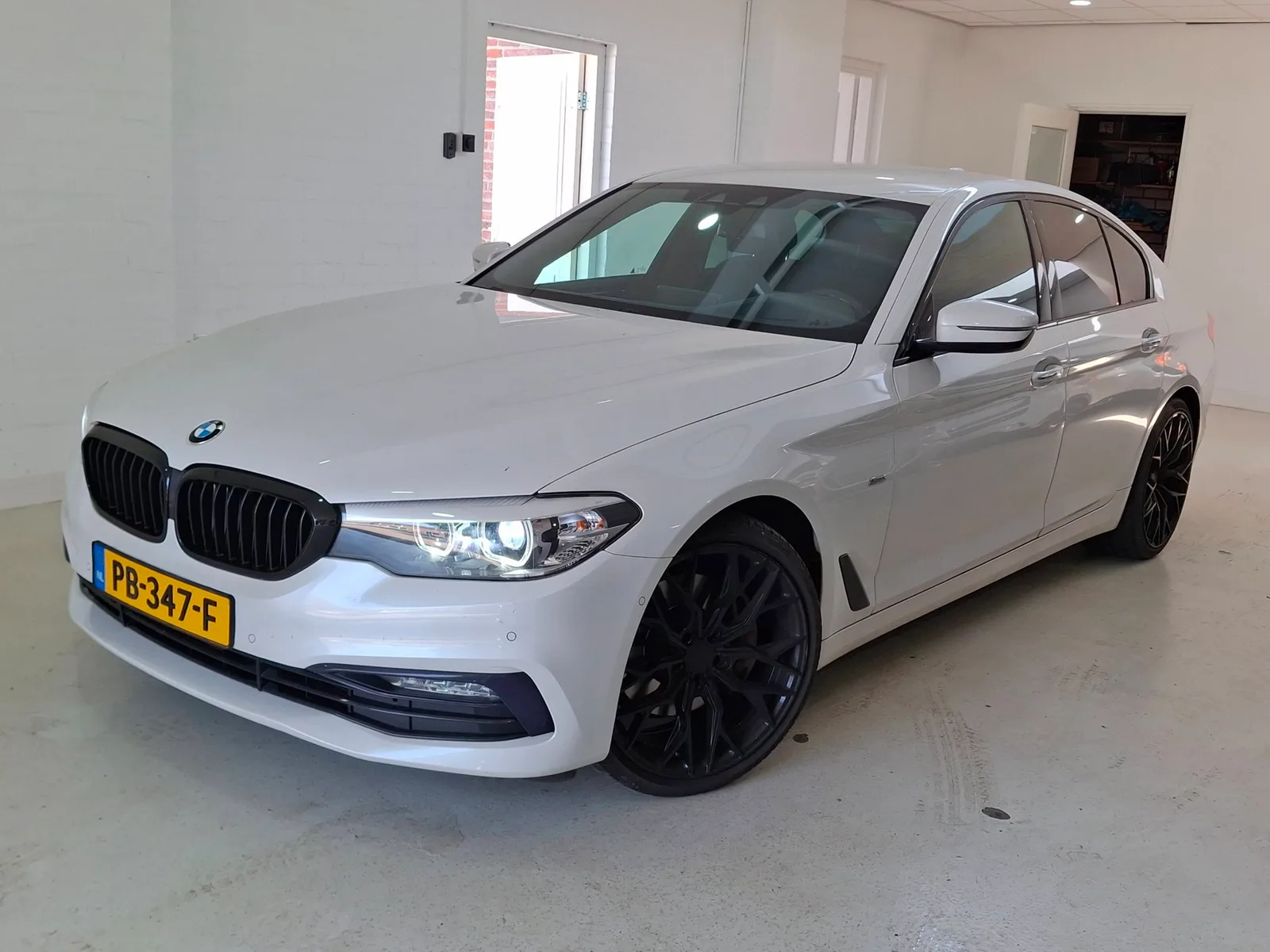 BMW 5-Serie (2017) — foto 1