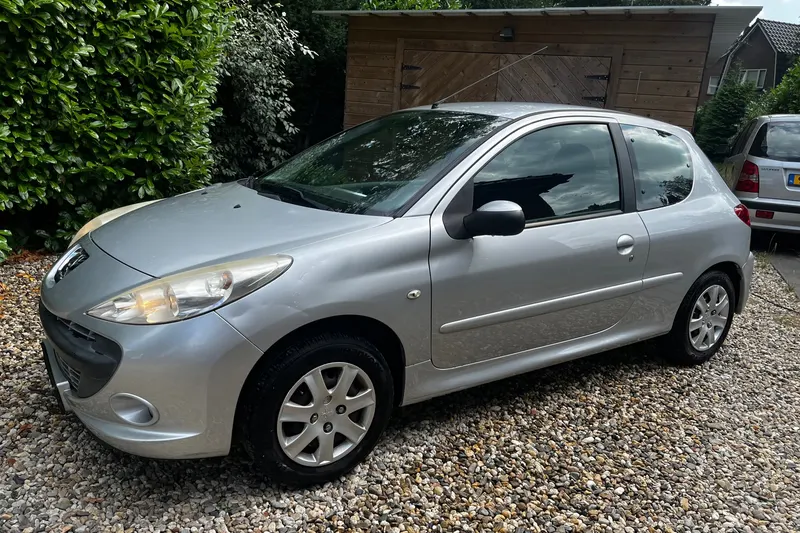 Peugeot 206 (2010)