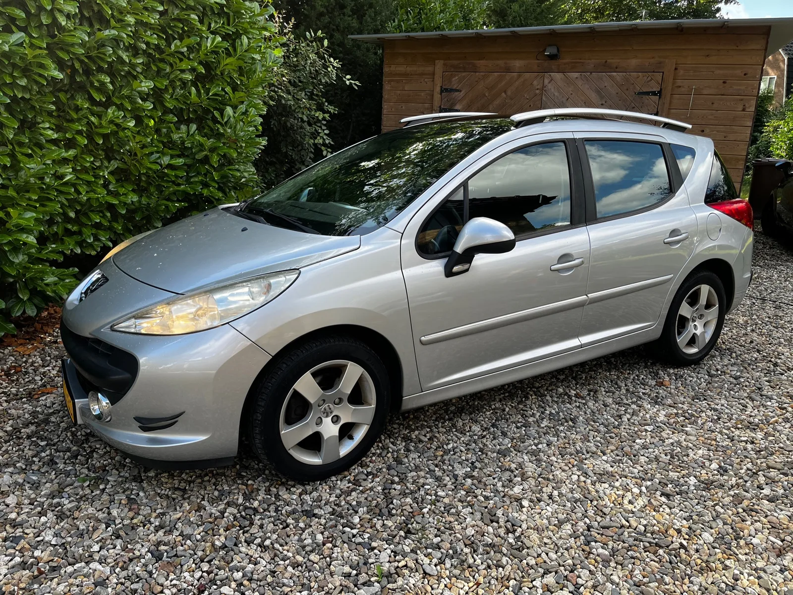 Peugeot 207 (2009) — foto 1