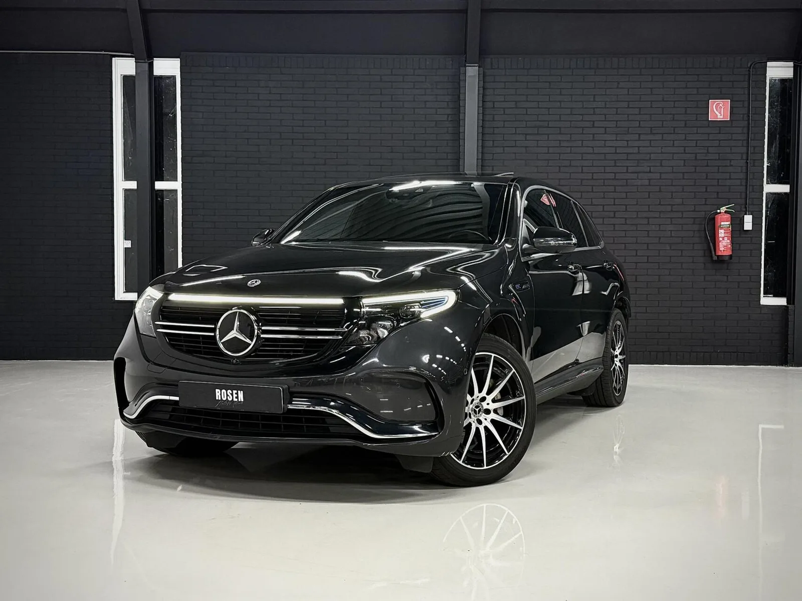 Mercedes-Benz EQC (2020) — foto 1