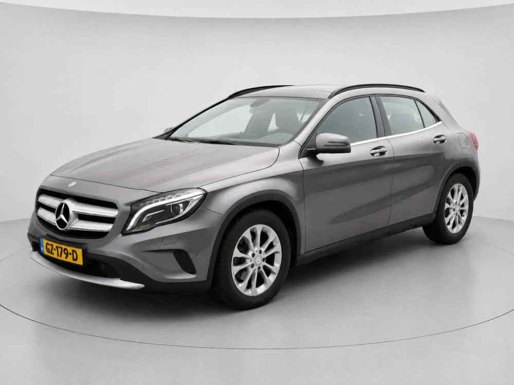 Mercedes-Benz GLA (2014) — foto 1