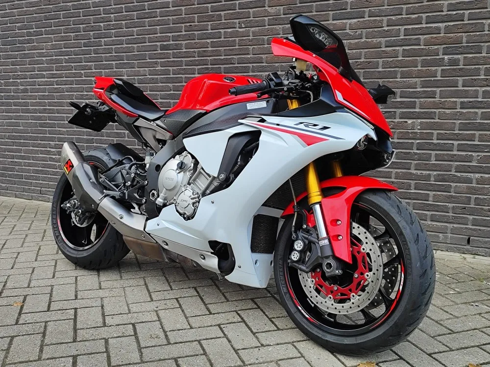 Yamaha R1 (2015) — foto 1