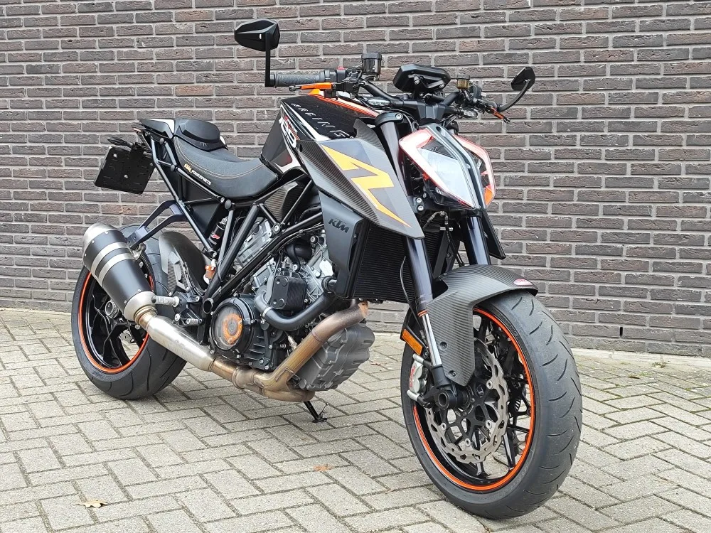 KTM 1290 SuperDuke R (2018) — foto 1
