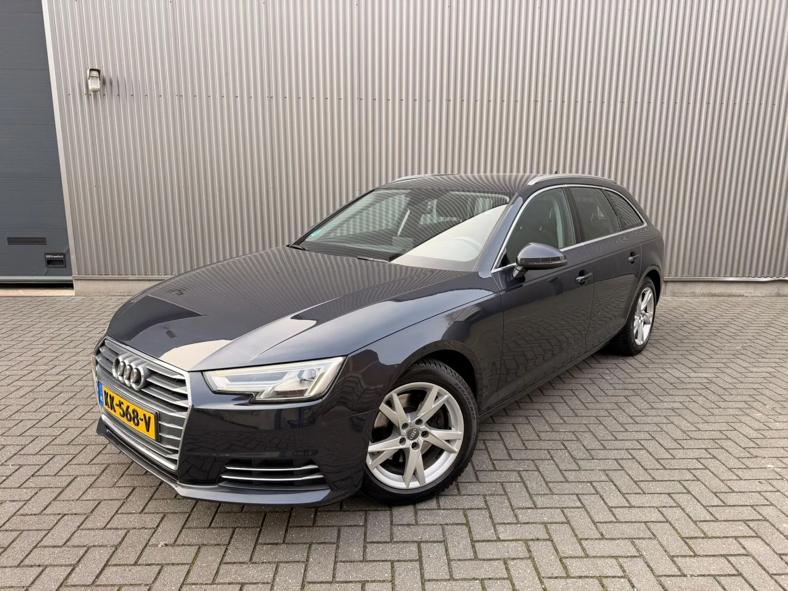 Audi A4 (2016) — foto 1