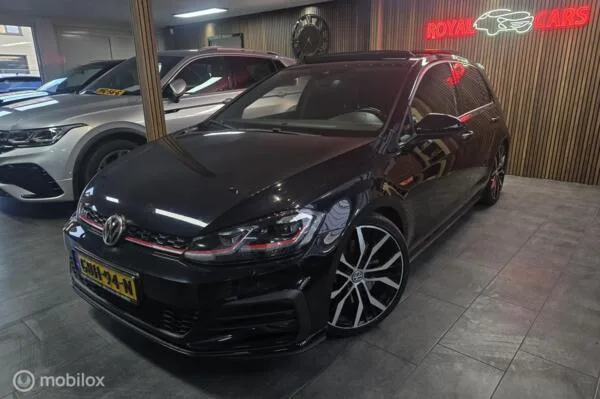 Volkswagen Golf (2017) — foto 1