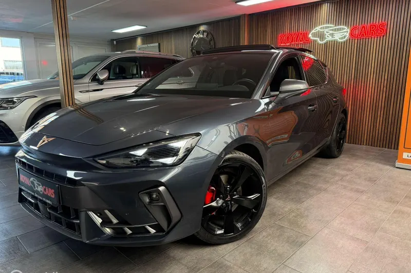 CUPRA Leon (2024)