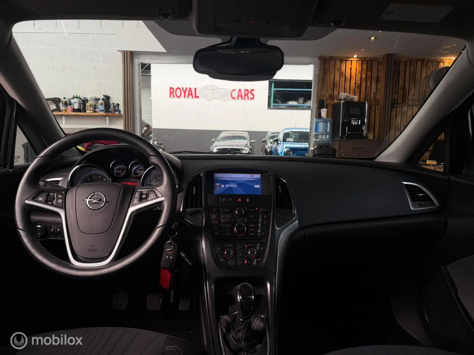 Opel Astra (2013) — foto 1