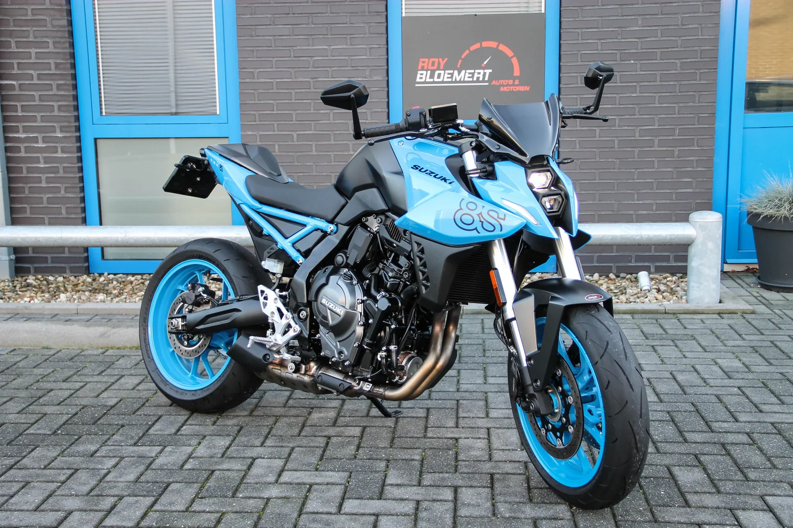 Suzuki GSX-8S (2023) — foto 1